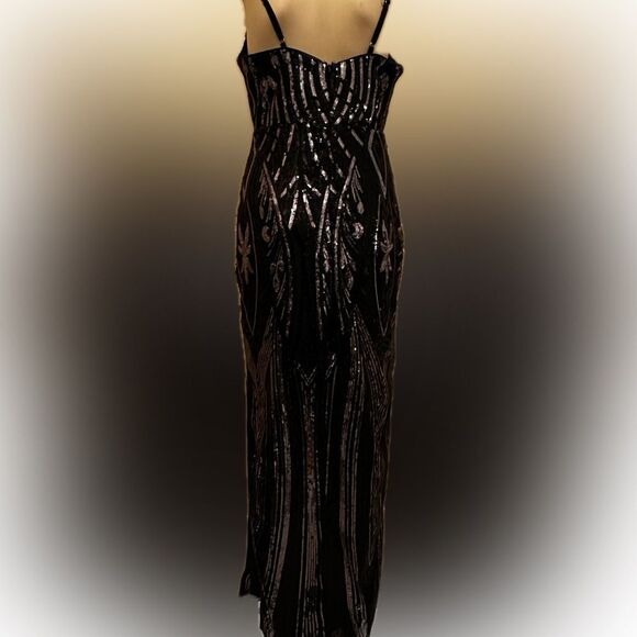 Haute Monde Evening Gown / Prom Dress all over sequin spaghetti - Picture 4 of 10